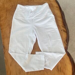Lysse women’s XS capri leggings. Excellent condition.